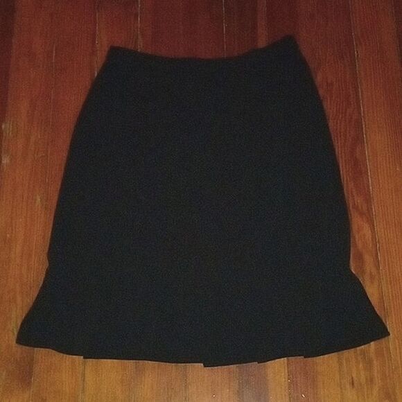 DRESS BARN Women's Skirt - Picture 2 of 7